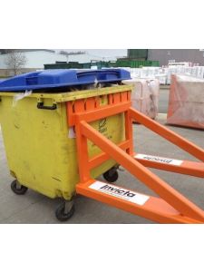 Forklift wheelie bin lifter attachment in use with yellow waste bin – heavy-duty forklift bin handler for efficient waste management.