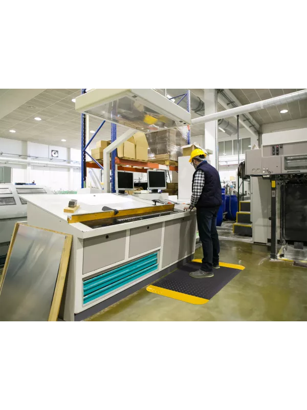 Coba Europe Deckplate ReGen 70: Eco-Friendly Industrial Mat