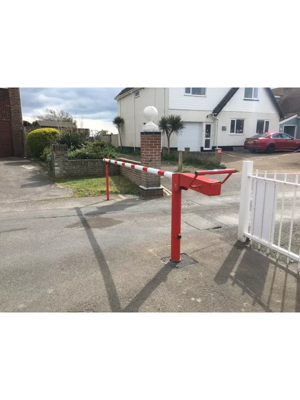 Autopa Manual Arm Barrier 3–7m – Galvanised & Colour Finish, Bolt Down or Concrete In