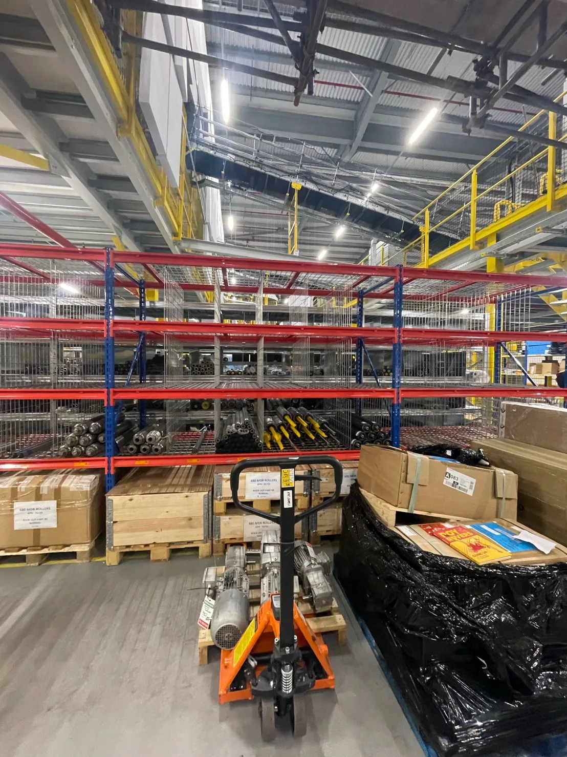 ANCO TS Longspan racking with dividers storing rollers and engineering components